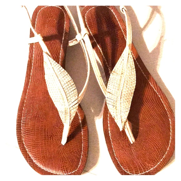 Shoes - Gold leaf sandals